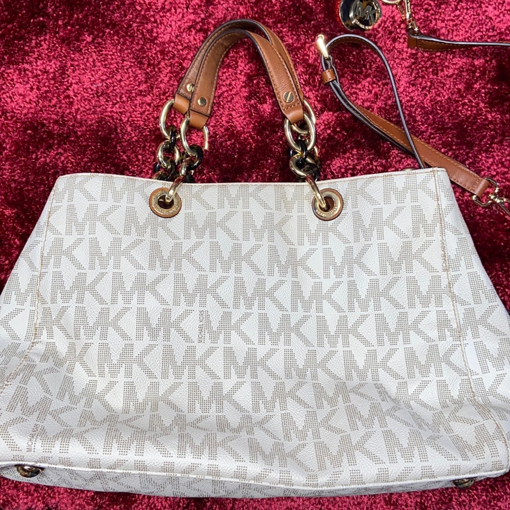 Michael Kors | Purse MK Signature Logo
